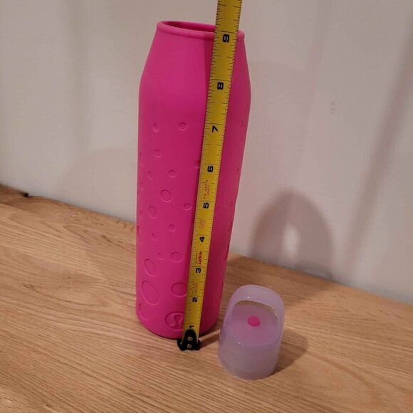 Lululemon pink silicone water bottle sleeve with matching lid - Picture 6 of 9